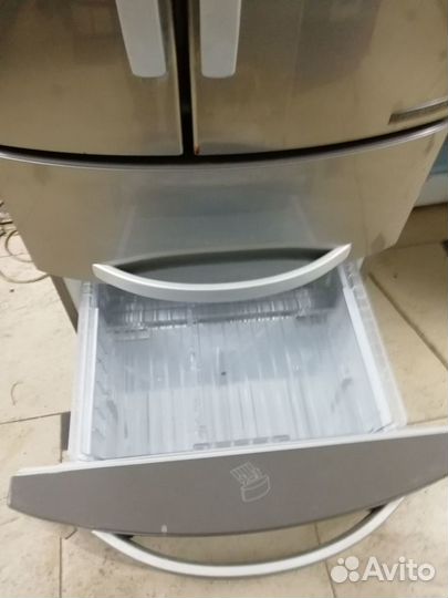 Холодильник Hotpoint Ariston No Frost