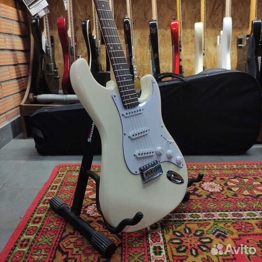 Электрогитара Fernandes Stratocaster LE-1Z SSS
