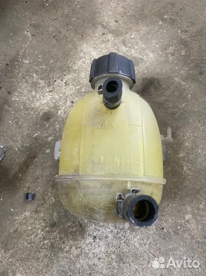 Расширительный бачок Рено Логан