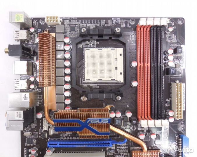 Материнская плата с процессором и памятью