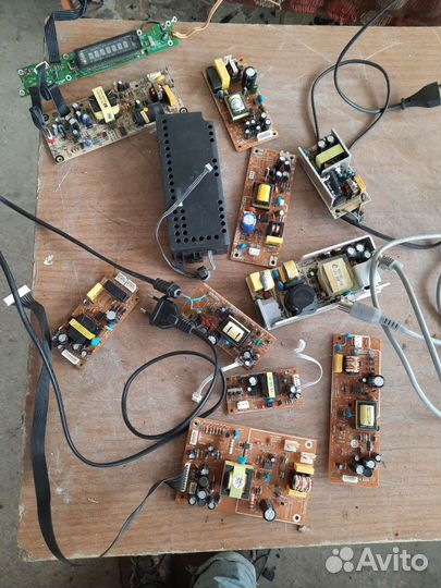 Блоки питания, зарядки к телефонам