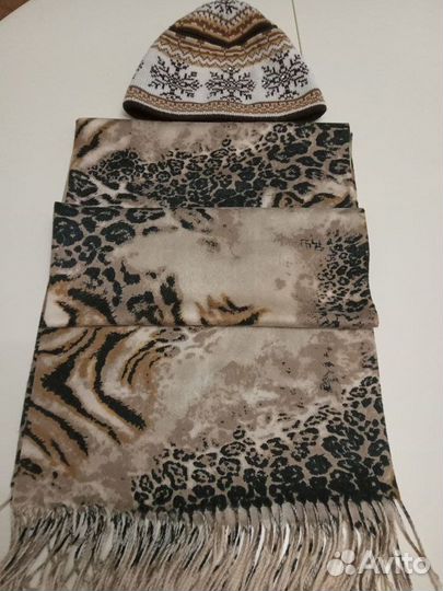 Шапка вязанная женская и шарф