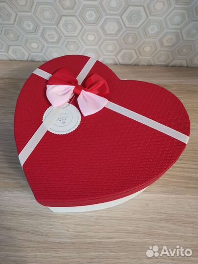 Подарочная коробка в форме сердца