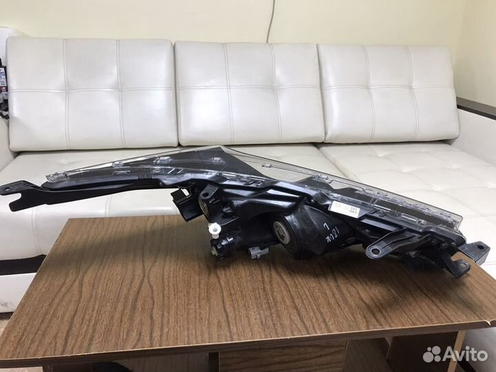 Фара левая Toyota Corolla E18 дхо 12-16г дорест