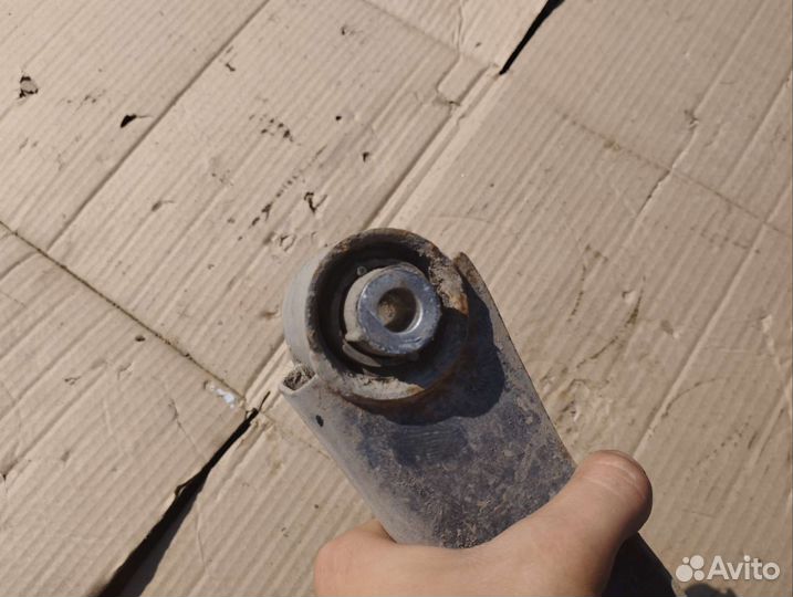 Рычаг задний правый поперечный Volkswagen Golf 6