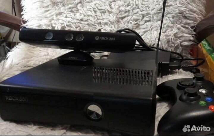 Xbox 360 slim + kinect