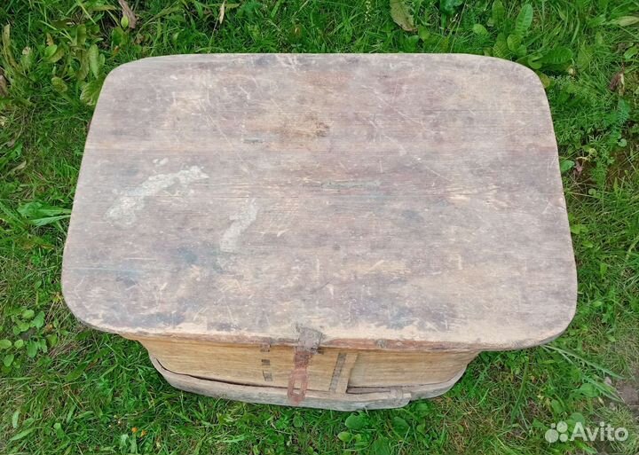 Старинный, деревянный короб. Деревенский быт