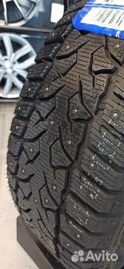 Compasal Winter Stud 235/45 R18