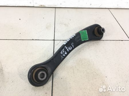 Рычаг задний нижний правый