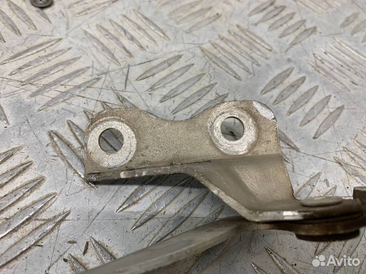 Б/У петля капота передний правый Toyota Duet M110A