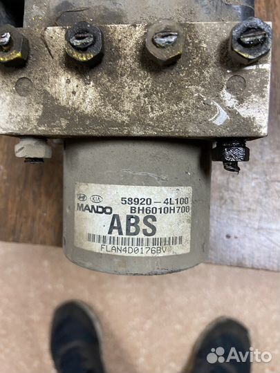 Блок ABS насос Hyundai Solaris 1 10-17г