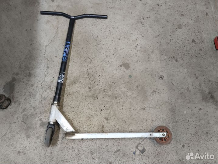 Самокат(вроде троковой)