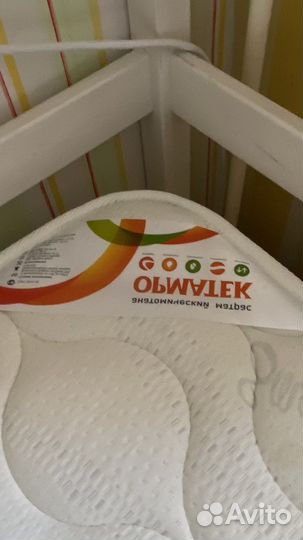 Двухъярусная кровать с матрасами