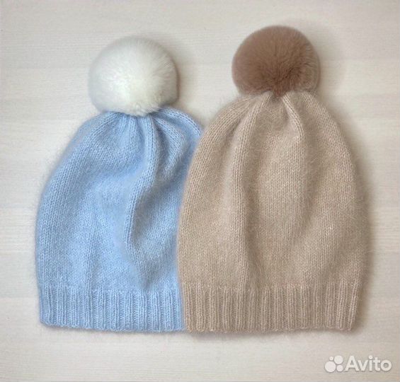 Шапка из ангоры с помпоном