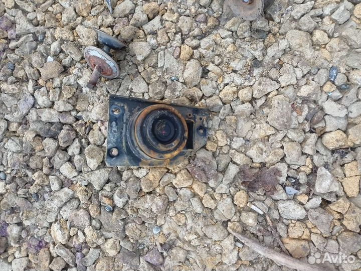 Подушка двигателя правая Kia Rio 2 jd