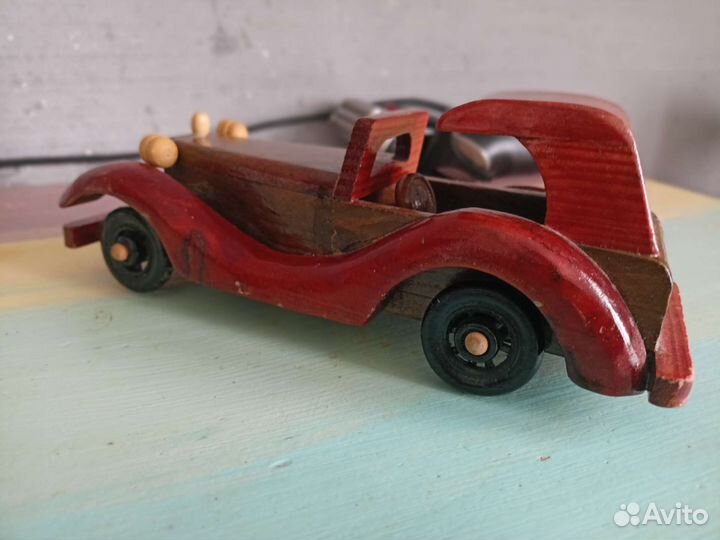 Модель деревянного автомобиля