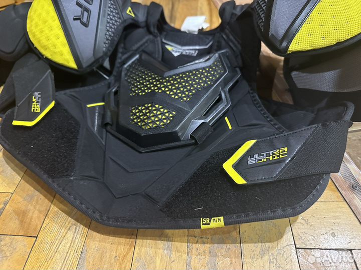 Нагрудник хоккейный Supreme Ultrasonic Sr M