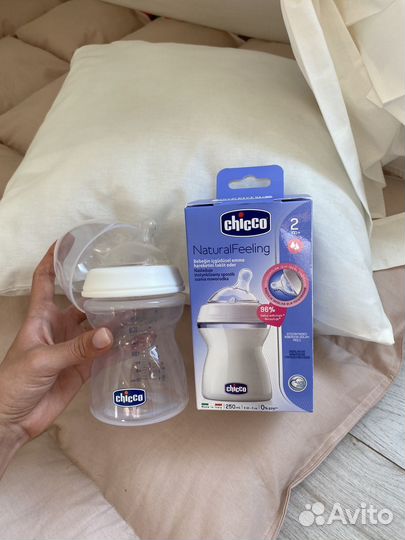 Бутылочка Chicco NaturalFeeling 2m+