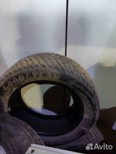 Goodyear Ultragrip Ice Arctic 235/55 R17