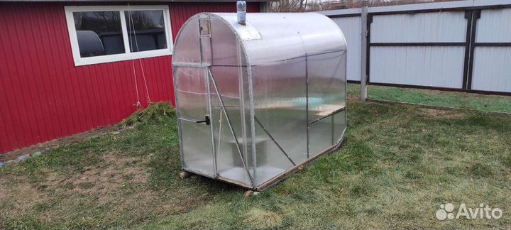 Вагон (будка) для зимней рыбалки под снегоход