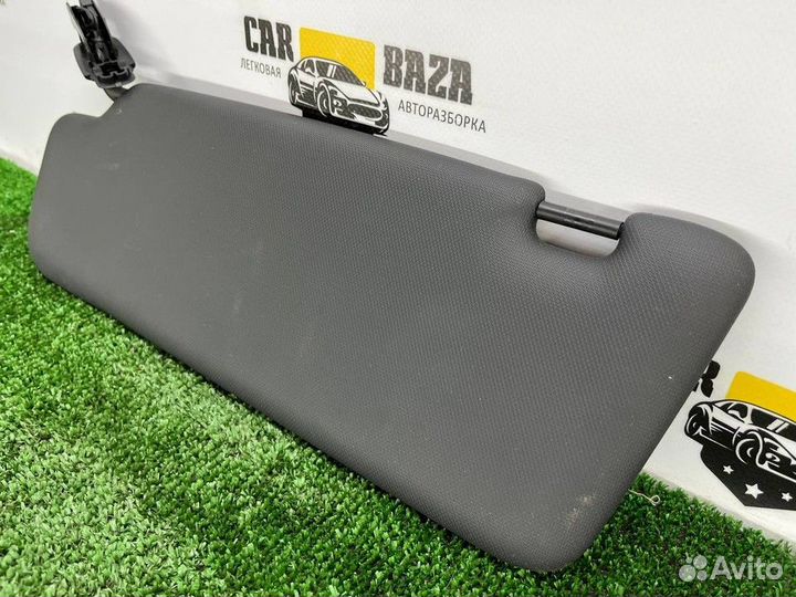 Козырек солнцезащитный правый R Audi Q3