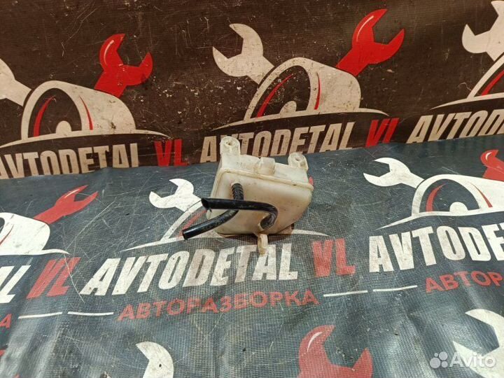 Бачок тормозного цилиндра Ford Focus 1 MK1 1.8L