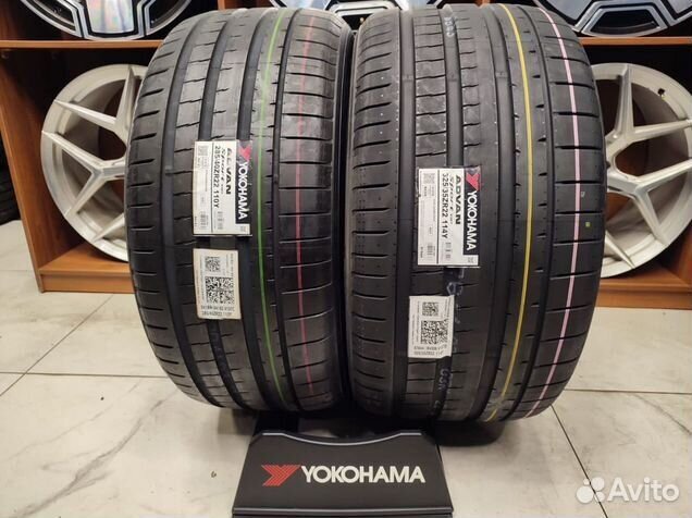 Yokohama Advan Sport V107 325/35 R22