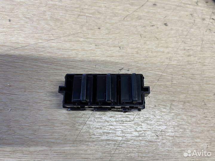 Блок памяти сиденья Toyota Camry 75