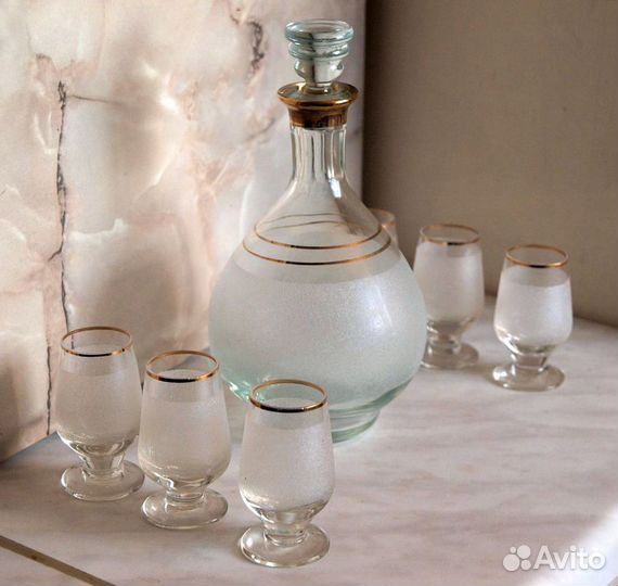 Графин с рюмками
