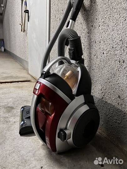 Пылесос LG Kompressor VK89383HU