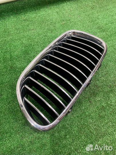 Решетка радиатора левая Bmw 520 F10 N20B20B 2012