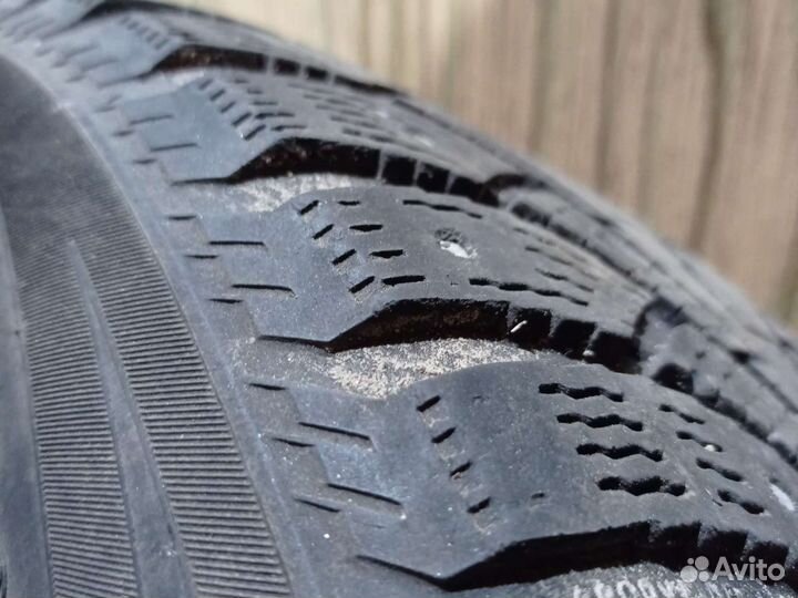 Nokian Tyres Hakkapeliitta 4 215/5 R16