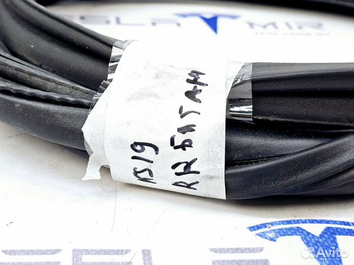 Уплотнитель багажника Tesla Model 3 2019
