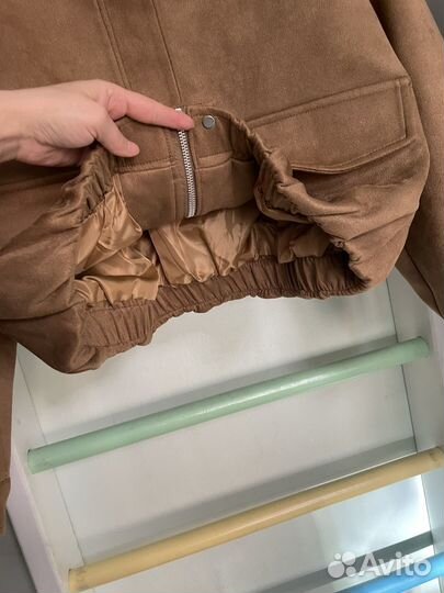 Бомбер из искусственной замши