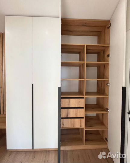 Шкаф в прихожую на заказ