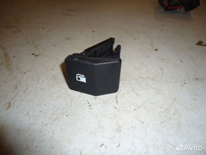 Ручка открывания лючка бензобака