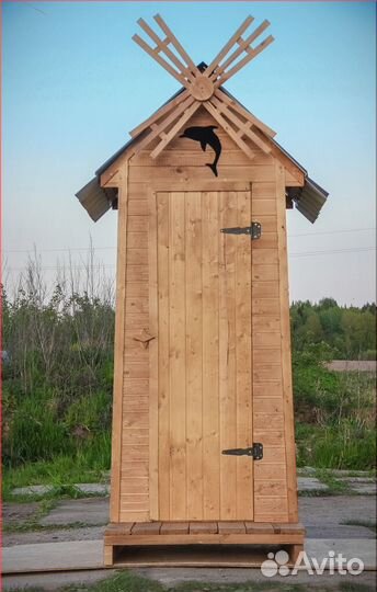 Уличный туалет деревянный