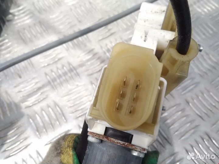 Стеклоподъемник передний левый BMW 3 51337193455