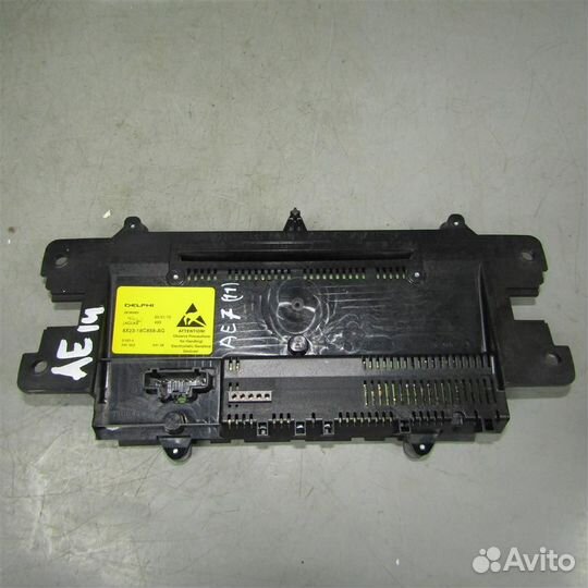 Блок управления кондиционером и аудиосистемой JAG