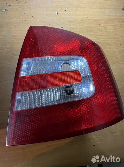 Задний правый фонарь Skoda Octavia