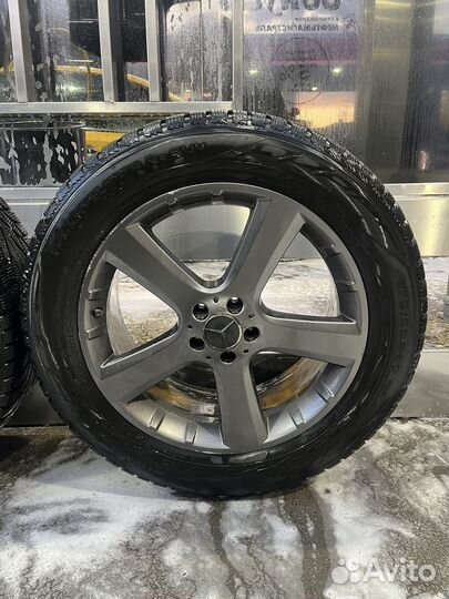 Nokian hakkapeliitta r2 suv 275 50 20