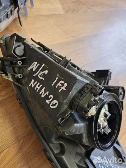 Фары передние на Приус 20 кузов