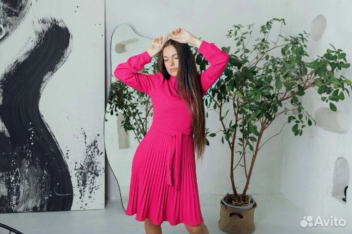 Яркое платье из трикотажа- лапши