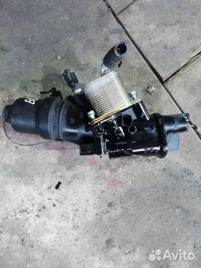 Корпус масляного фильтра Volkswagen Passat B6 2.0