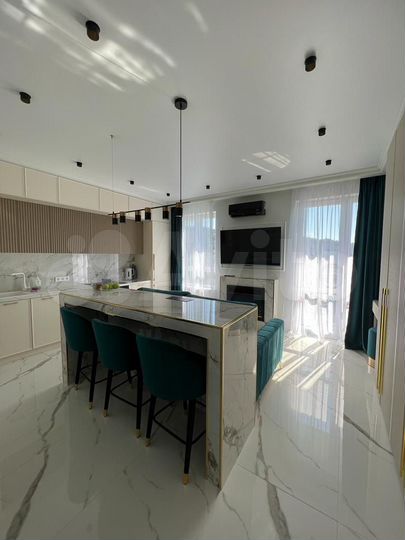 2-к. квартира, 43 м², 7/13 эт.