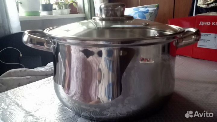 Кастрюля из нержавеющей стали