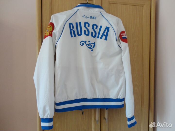 Спортивный костюм женский