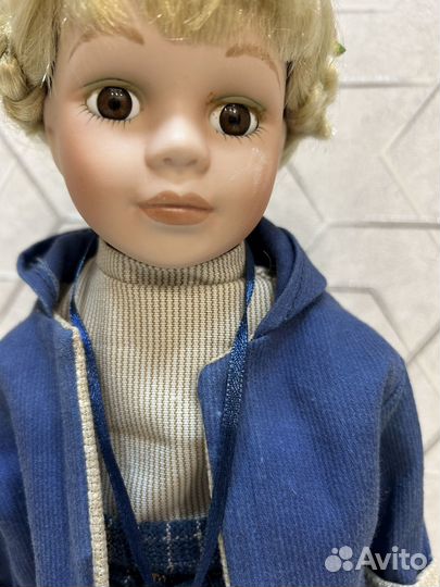 Кукла фарфоровая коллекционная