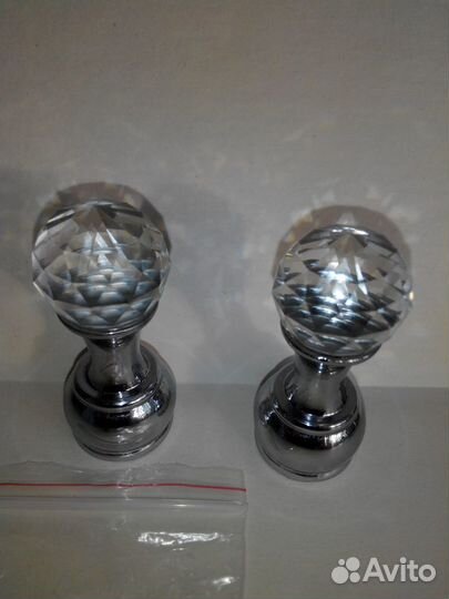 Вешалка для ванны с кристаллом