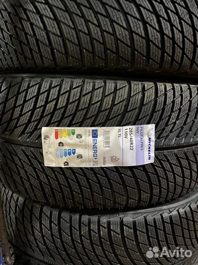 Michelin Alpin 5 285/40 R22